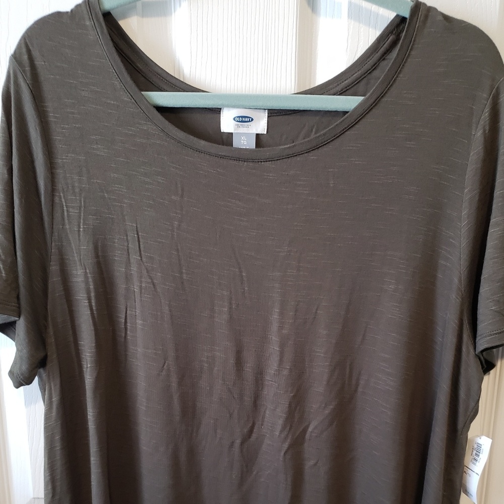 Old Navy Tshirt